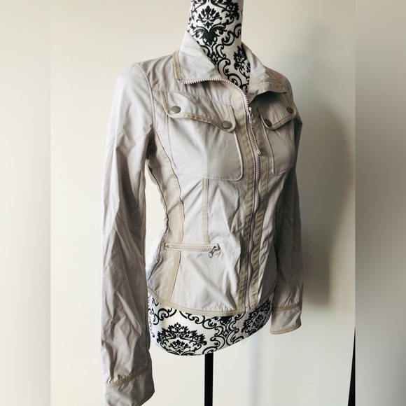 Lululemon Out and About Peplum Jacket Ecru Off-White 2 - Picture 3 of 9